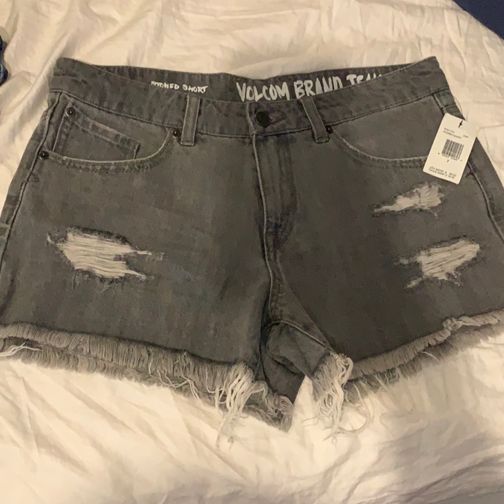 VOLCOM BRAND JEANS SHORTS